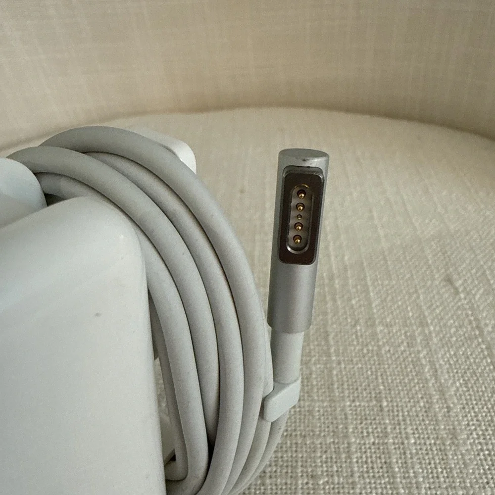 Apple 85W‎ Magsafe 1st Generation L-tip Power Adapter